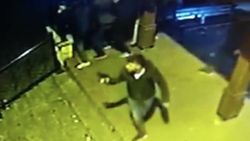 Beyoğlu'ndaki bir cami avlusunda dehşet anları