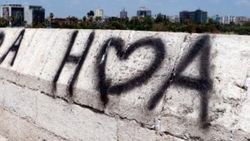 Adanalılardan, tarihi Taşköprü'ye yazılan yazılara tepki