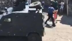 Diyarbakır'da çocuklarını bıçakla rehin alan baba