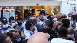 Bakırköy pazar esnafı Ekrem İmamoğlu'nu protesto etti