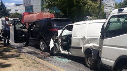 Bakırköy'de zincirleme kaza: 1 yaralı
