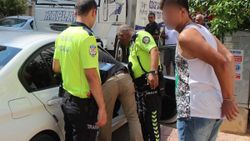 Antalya'da Filistin uyruklu genç trafiği birbirine kattı