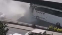 Gaziosmanpaşa'da, yolcu otobüsü benzinliğe daldı
