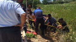Antalya'da yaralıyı, plaj şemsiyesi güneşten korudu