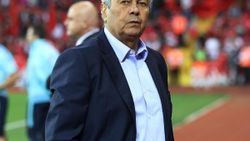 Lucescu, Dinamo Kiev'den istifa etti