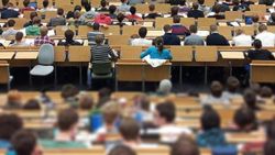 Öğrencilerin kredi ve bursları yatmaya başladı