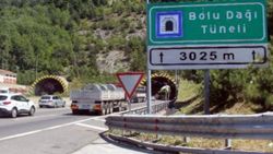 Bolu Dağı Tüneli geçişinde tatilci yoğunluğu