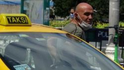 Taksim'de taksiciler maske takmayı umursamıyor