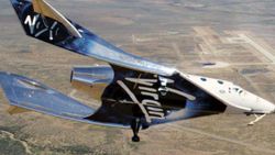 Virgin Galactic, insanları uzaya taşıyacak mekiği tanıttı