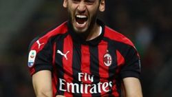 Çalhanoğlu salgın döneminde Milan'ı taşıdı