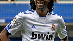 Adebayor: Futbol tarihinin en iyisi Mourinho