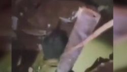 Lübnan'da bir çocuk enkazın altından çıkarıldı