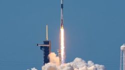 SpaceX, 57 internet uydusunu daha uzaya fırlattı