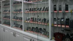 Elazığ’da 26 yılda 200'den fazla telefon biriktirdi