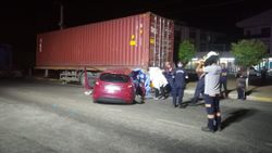 İzmir'de kaza: 1 ölü 1 yaralı