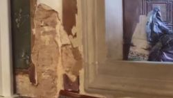 Sinan Paşa Camii'nin duvarları rutubetten dökülüyor