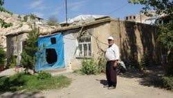 Van'da çökme tehlikesi olan evde 2'si engelli 10 kişi var