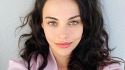 Tuvana Türkay’dan kas şov