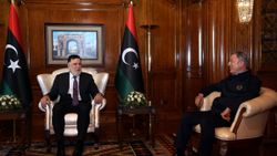 Libya'da üçlü zirve: Bakan Akar, Serrac ve el-Atiyye ile görüştü