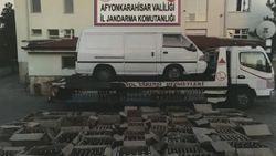 Afyonkarahisar'da alkol kaçakçıları, sevkiyatta yakalandı