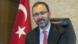 Bakan Kasapoğlu: İlk ve ortaöğretimde başarılı sporcular, özelde ücretsiz okuyabilecek