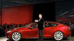 Tesla otomobil siparişleri Çin'de yüzde 25 düştü