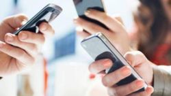 Akıllı telefonlar, sınavlardan düşük not alınmasına neden oluyor
