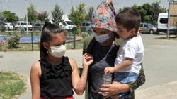 Diyarbakır'da üzerine kazan devrilen Zeynep yardım bekliyor