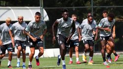 Beşiktaş'ta forma numaraları belli oldu
