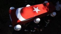 Hakkari'de 1 askerimiz şehit oldu