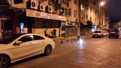 Beyoğlu'nda bir iş yeri ve araca silahlı saldırı düzenlendi