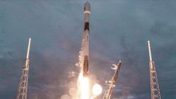 SpaceX, Arjantin'e ait yer gözlem uydusunu uzaya fırlattı