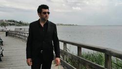 Hakkarili Mesut Yılmaz, Kenan İmirzalıoğlu’na benzerliğiyle dikkat çekiyor