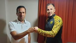 Zeki Yavru kimdir? Zeki Yavru hangi takımlarda oynadı? Zeki Yavru'nun pozisyonu ne?