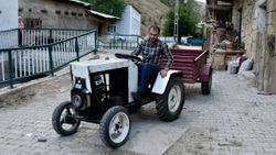 Gümüşhane'de traktör almaya para yetmeyince, kendisi yaptı