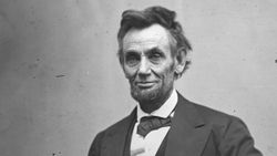 Abraham Lincoln'ün bir tutam saçı satıldı