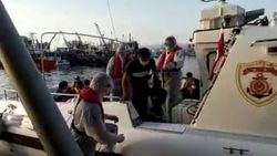 İzmir'de 48 sığınmacı kurtarıldı