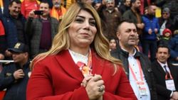 Berna Gözbaşı'dan 'kısıtlı sayıda seyirci' talebi