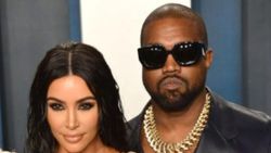 Kanye West, Grammy ödülünün üzerine işedi