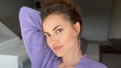 Fahriye Evcen’in annesine benzerliği dikkat çekti