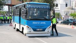 Adana’da ehliyetsiz ve maskesiz sürücüye ceza