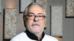 Rutkay Aziz, ödülünü TTB'ye adadı! Rutkay Aziz kimdir, kaç yaşında? Rutkay Aziz'in hayatı...