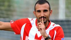 Futbol kariyerine son verdiğini açıklayan Yalçın Ayhan kimdir, kaç yaşında? Yalçın Ayhan'ın oynadığı takımlar
