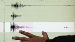 İstanbul'da deprem! İstanbul depreminin şiddeti belli oldu! Kandilli Rasathanesi deprem açıklaması yaptı mı?