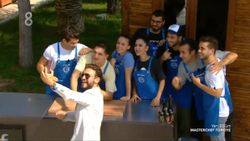 MasterChef'te Danilo Şef, iki takımla selfie çekti
