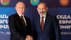 Putin, Ermenistan Başbakanı Paşinyan ile görüştü