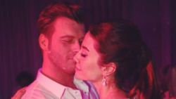 Başak Dizer, Kıvanç Tatlıtuğ'un eski fotoğrafını paylaştı