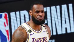 Bayless: LeBron'un bu yılki yüzünü kübik zirkondan yapsınlar