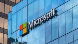 Microsoft, Yunanistan'a 1 milyar dolar yatırımla veri merkezi açıyor