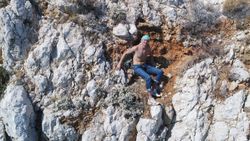 Antalya'da Ukraynalı turist, kayalıklarda mahsur kaldı: 6 saatte kurtarıldı
